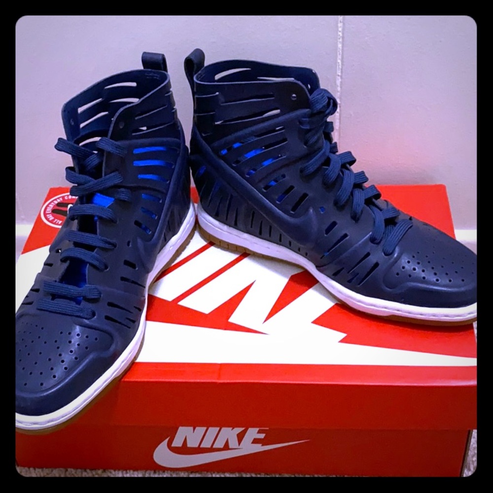 NIB Nike leather rare . sz 6.5